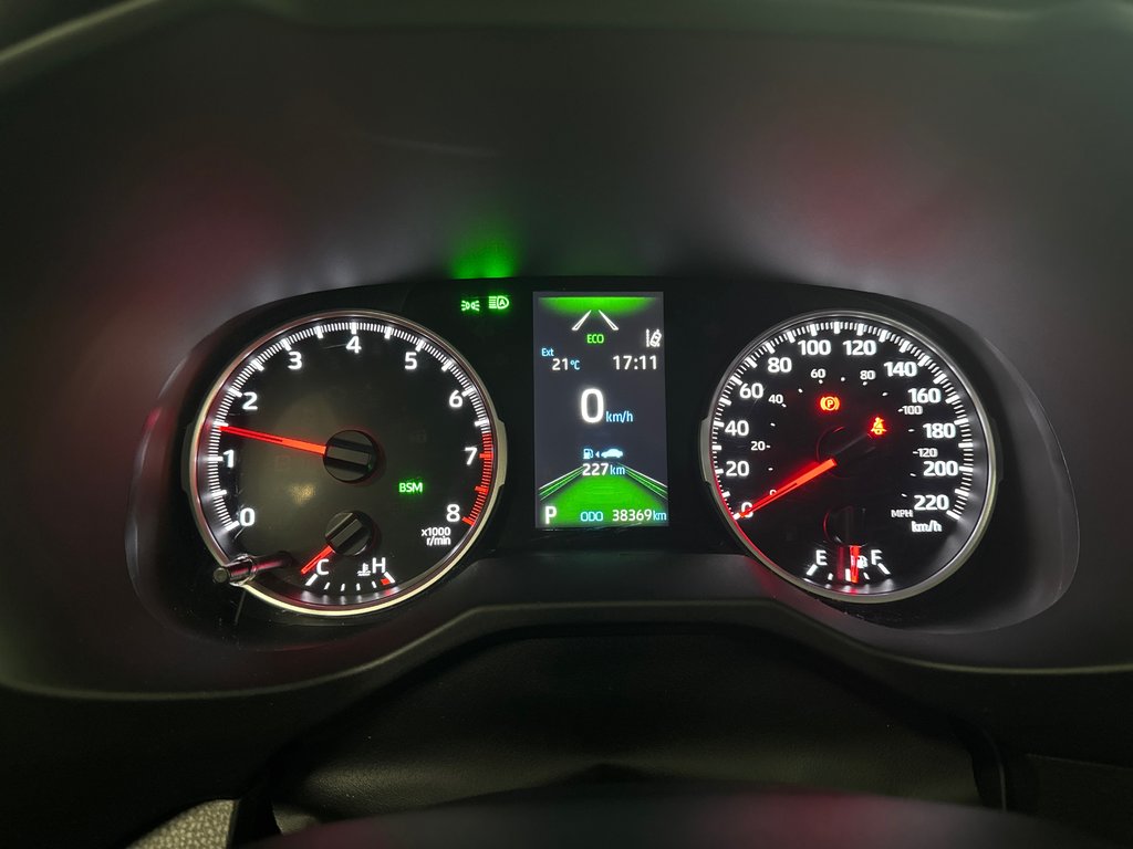 2022 Toyota RAV4 LE in Saint-Jean-Sur-Richelieu, Quebec - 15 - w1024h768px