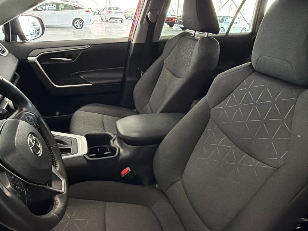 Toyota RAV4 XLE 2022 à Saint-Jean-Sur-Richelieu, Québec - 18 - w1024h768px