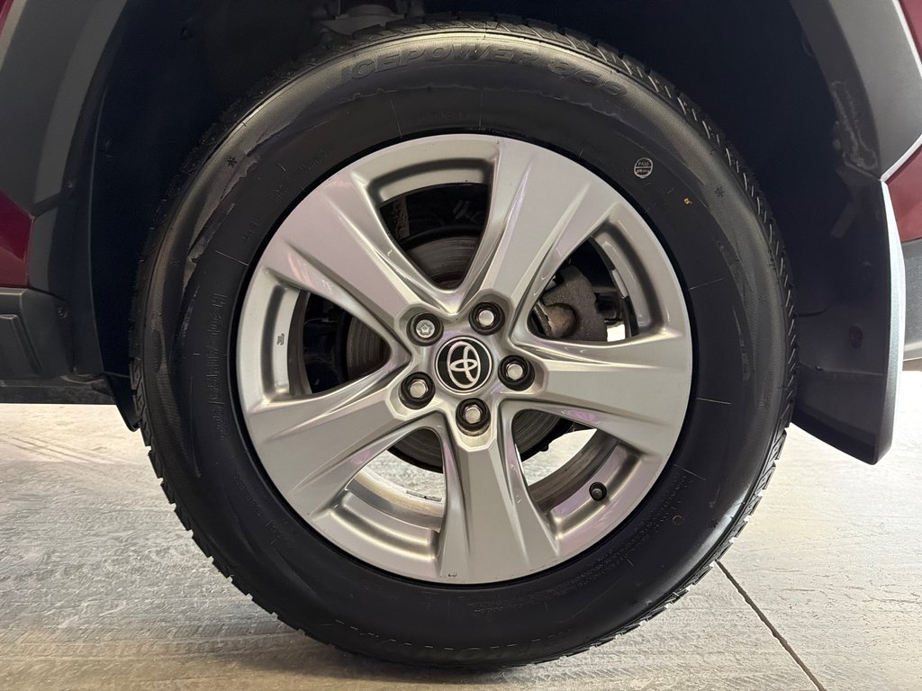 Toyota RAV4 XLE 2022 à Saint-Jean-Sur-Richelieu, Québec - 16 - w1024h768px