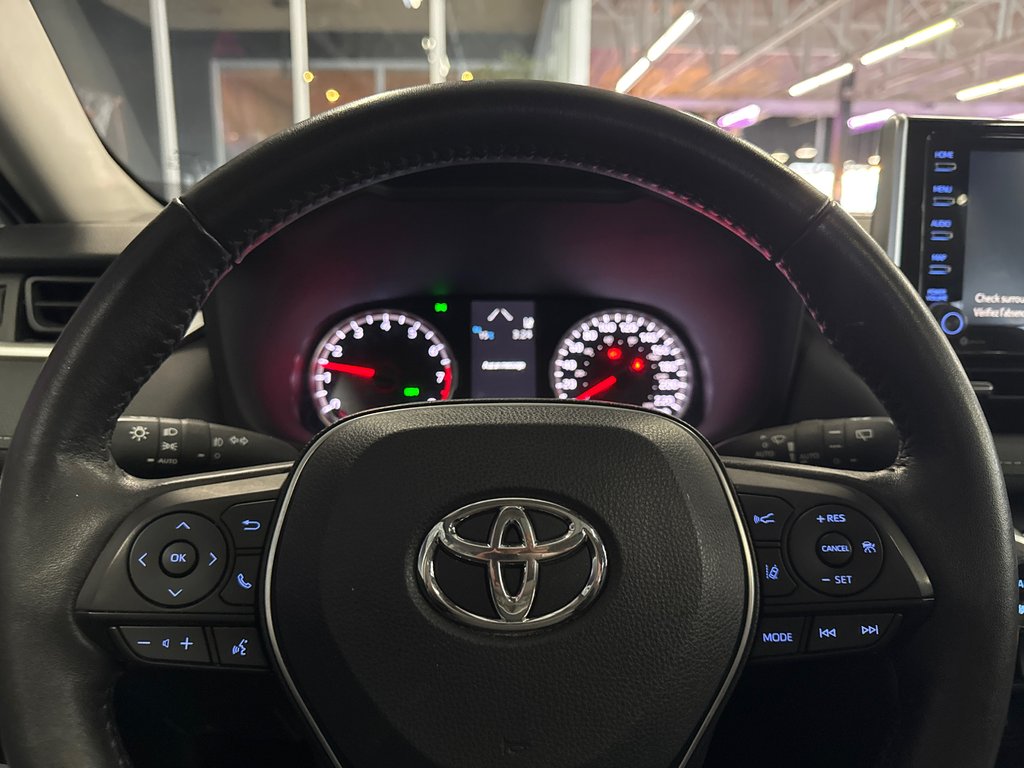 2022 Toyota RAV4 XLE PREMIUM in Saint-Jean-Sur-Richelieu, Quebec - 15 - w1024h768px