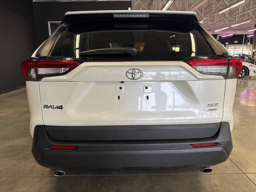 2022 Toyota RAV4 XLE PREMIUM in Saint-Jean-Sur-Richelieu, Quebec - 7 - w1024h768px