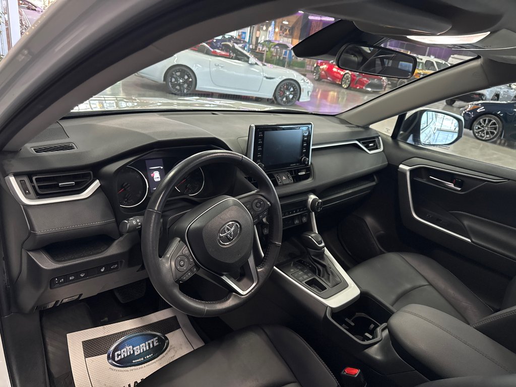 2022 Toyota RAV4 XLE PREMIUM in Saint-Jean-Sur-Richelieu, Quebec - 11 - w1024h768px