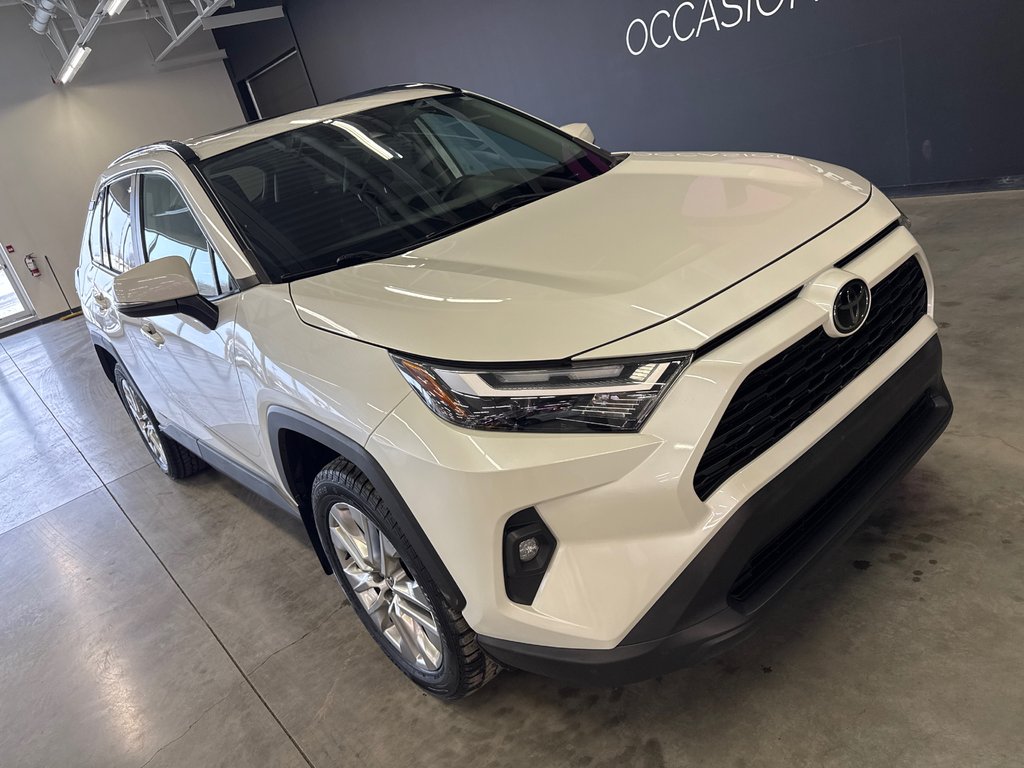 2022 Toyota RAV4 XLE PREMIUM in Saint-Jean-Sur-Richelieu, Quebec - 2 - w1024h768px