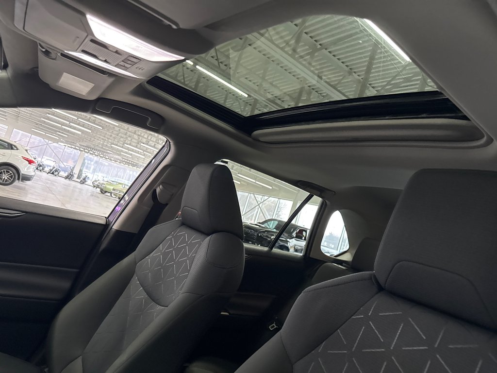 2022 Toyota RAV4 XLE in Saint-Jean-Sur-Richelieu, Quebec - 11 - w1024h768px