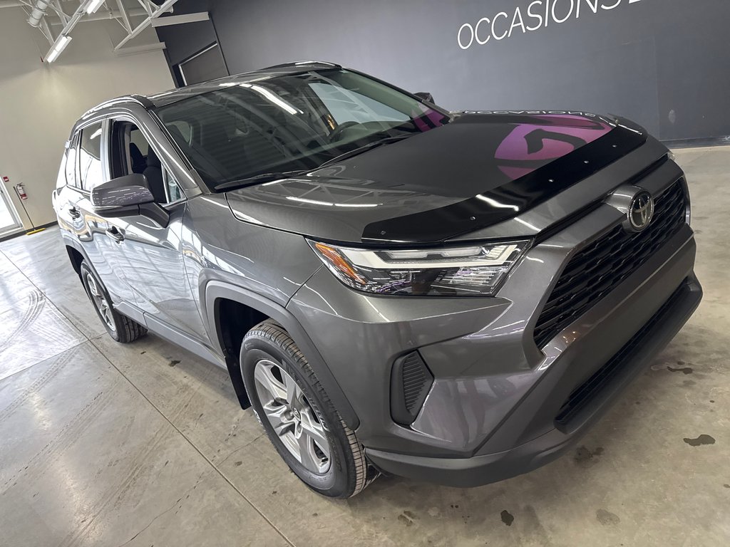 2022 Toyota RAV4 XLE in Saint-Jean-Sur-Richelieu, Quebec - 2 - w1024h768px
