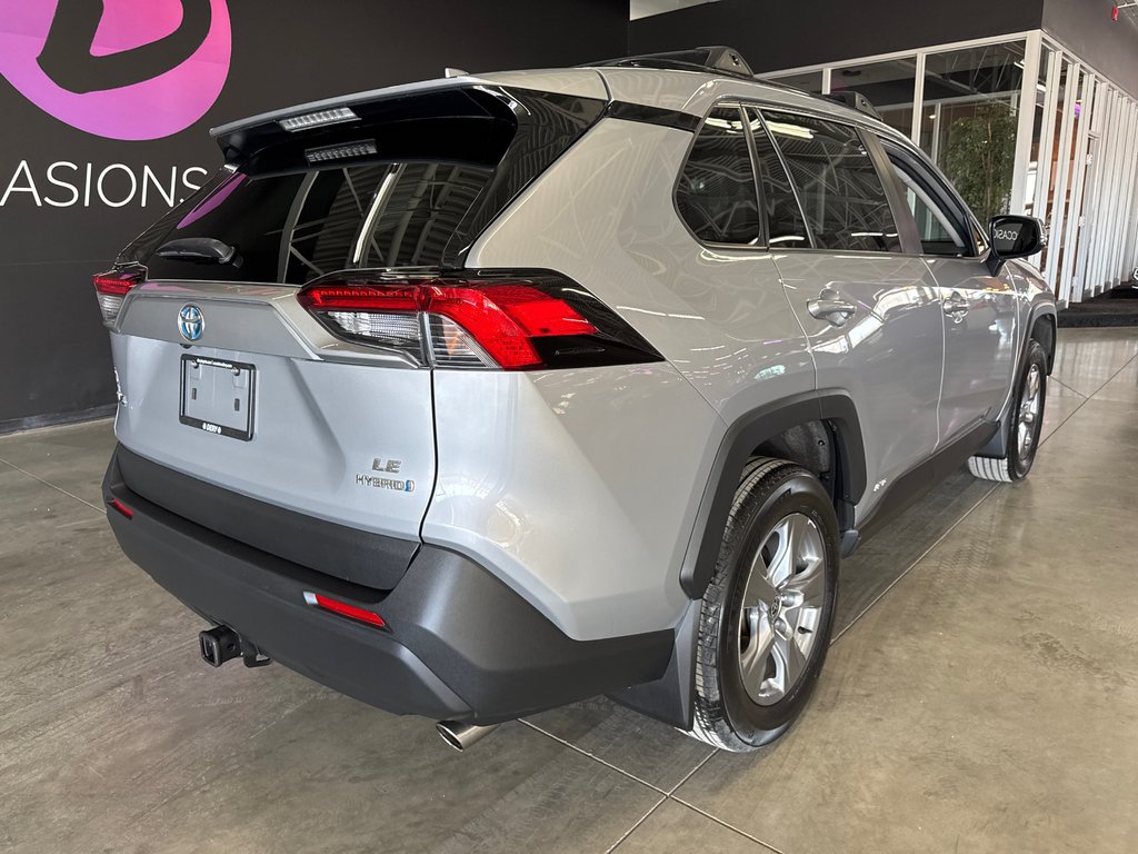 2022 Toyota RAV4 Hybrid LE in Saint-Jean-Sur-Richelieu, Quebec - 6 - w1024h768px