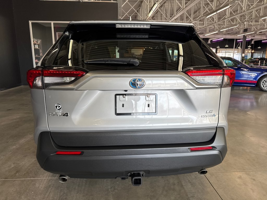 2022 Toyota RAV4 Hybrid LE in Saint-Jean-Sur-Richelieu, Quebec - 7 - w1024h768px