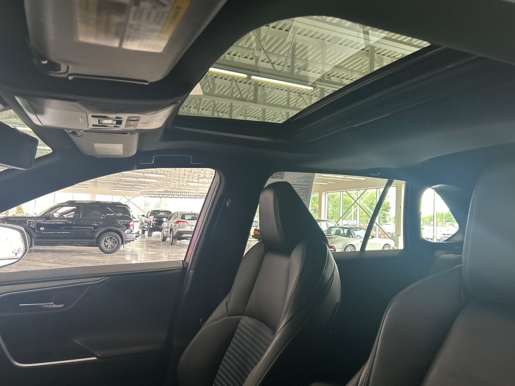 2022 Toyota RAV4 Hybrid XSE ensemble technologie in Saint-Jean-Sur-Richelieu, Quebec - 18 - w1024h768px