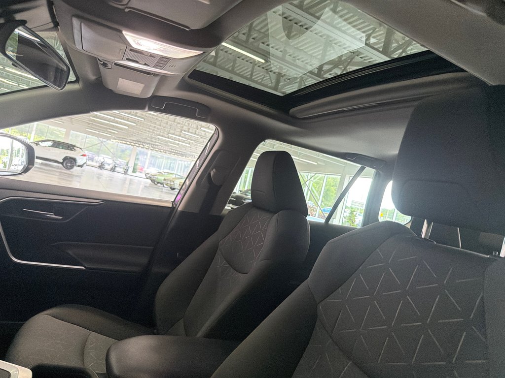 Toyota RAV4 XLE 2022 à Saint-Jean-Sur-Richelieu, Québec - 12 - w1024h768px