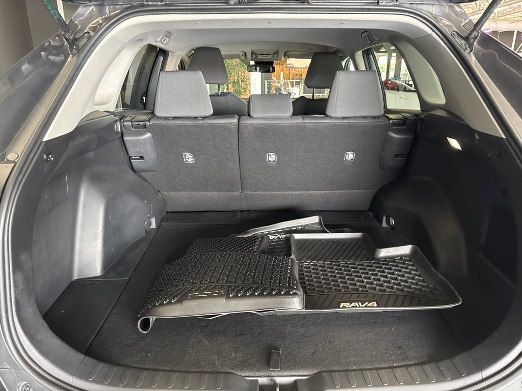 Toyota RAV4 LE 2023 à Saint-Jean-Sur-Richelieu, Québec - 7 - w1024h768px