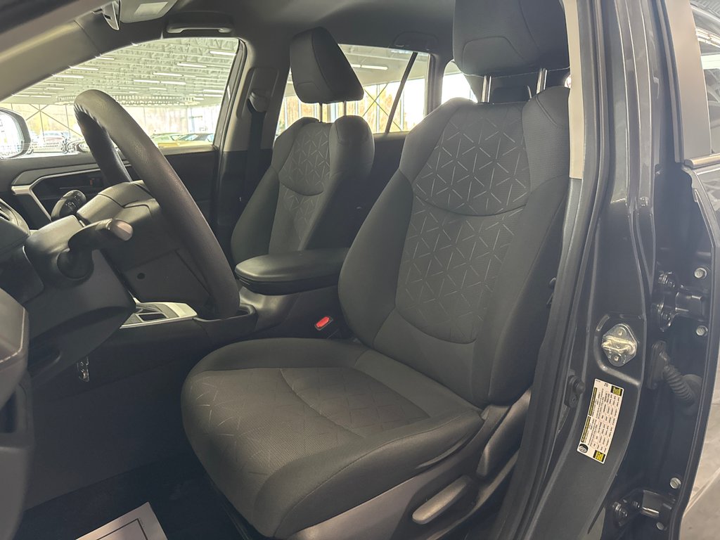 Toyota RAV4 LE 2023 à Saint-Jean-Sur-Richelieu, Québec - 8 - w1024h768px