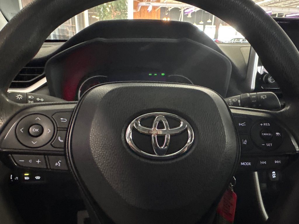 Toyota RAV4 LE 2023 à Saint-Jean-Sur-Richelieu, Québec - 11 - w1024h768px