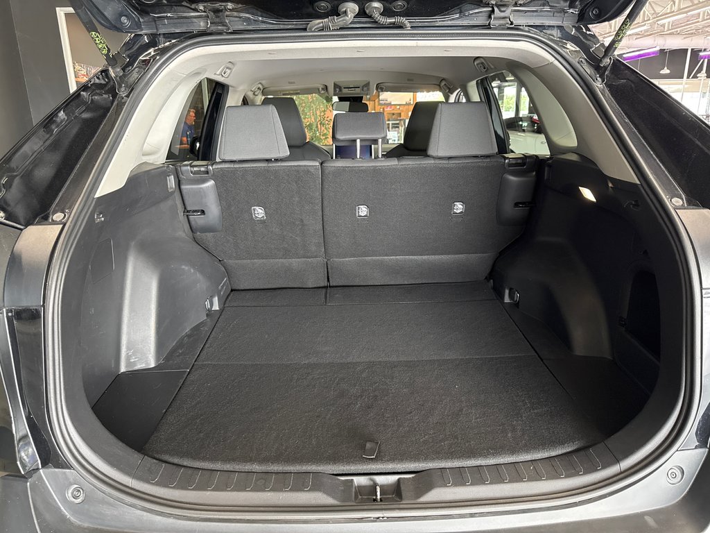 2023 Toyota RAV4 LE in Saint-Jean-Sur-Richelieu, Quebec - 8 - w1024h768px