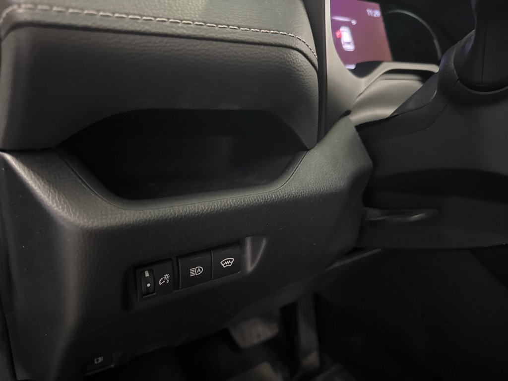 2023 Toyota RAV4 LE in Saint-Jean-Sur-Richelieu, Quebec - 13 - w1024h768px