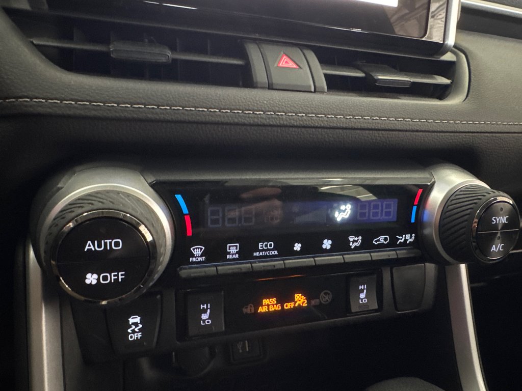 2023 Toyota RAV4 LE in Saint-Jean-Sur-Richelieu, Quebec - 16 - w1024h768px