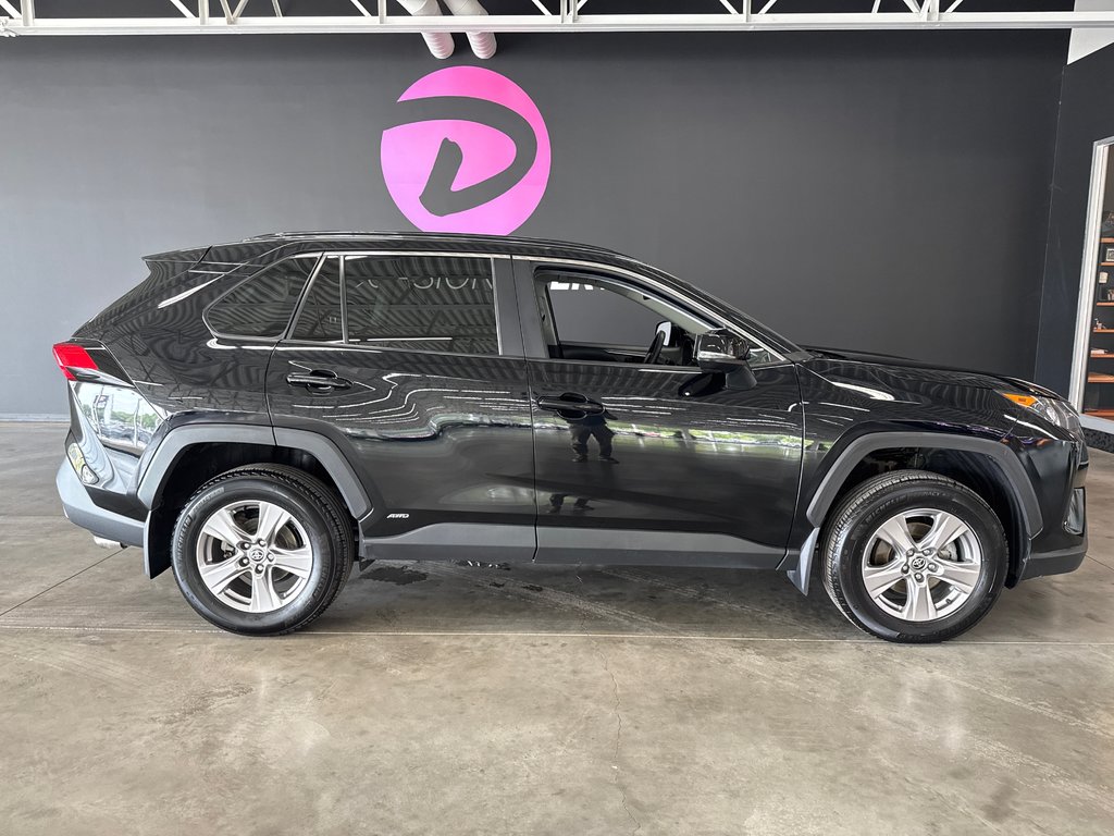 2023 Toyota RAV4 LE in Saint-Jean-Sur-Richelieu, Quebec - 1 - w1024h768px