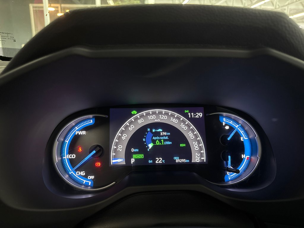 2023 Toyota RAV4 LE in Saint-Jean-Sur-Richelieu, Quebec - 15 - w1024h768px