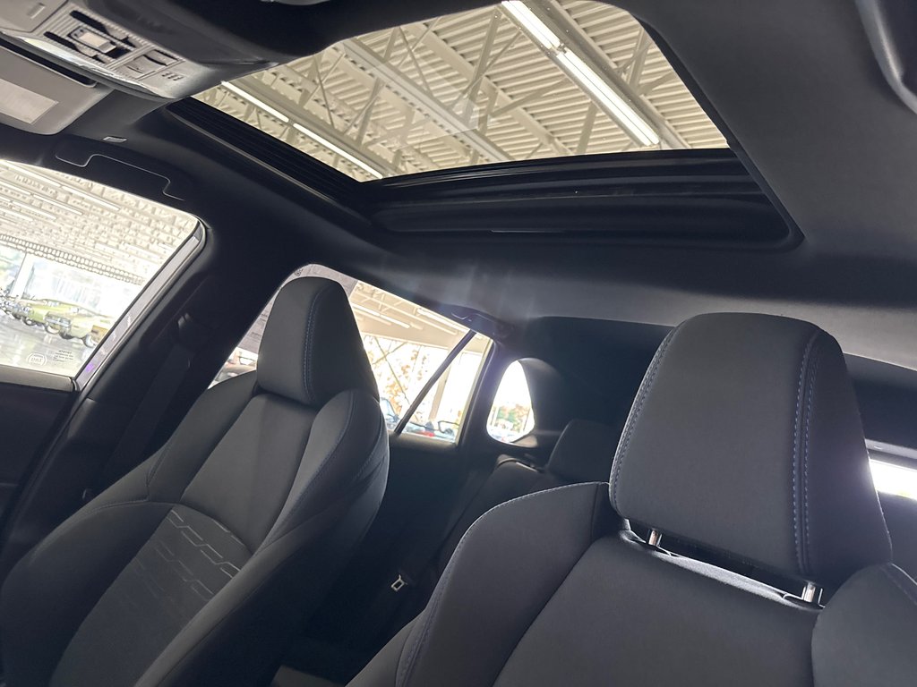 Toyota RAV4 Hybrid SE 2023 à Saint-Jean-Sur-Richelieu, Québec - 11 - w1024h768px