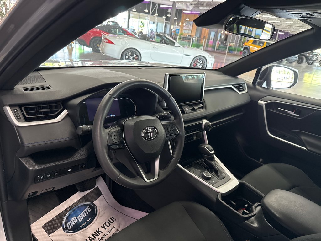 Toyota RAV4 Hybrid SE 2023 à Saint-Jean-Sur-Richelieu, Québec - 12 - w1024h768px
