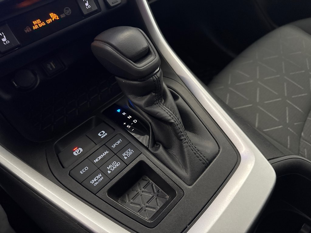 2023 Toyota RAV4 LE in Saint-Jean-Sur-Richelieu, Quebec - 17 - w1024h768px