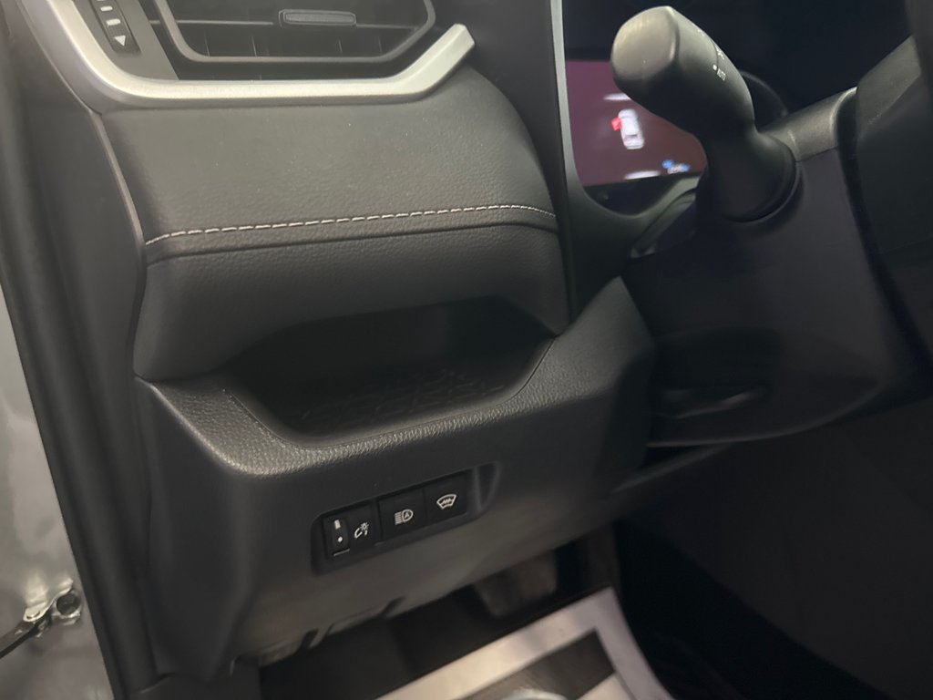 2023 Toyota RAV4 LE in Saint-Jean-Sur-Richelieu, Quebec - 12 - w1024h768px