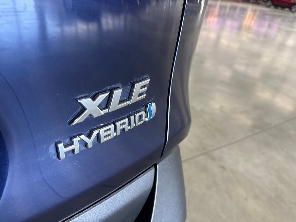 2023 Toyota RAV4 Hybrid XLE in Saint-Jean-Sur-Richelieu, Quebec - 9 - w1024h768px