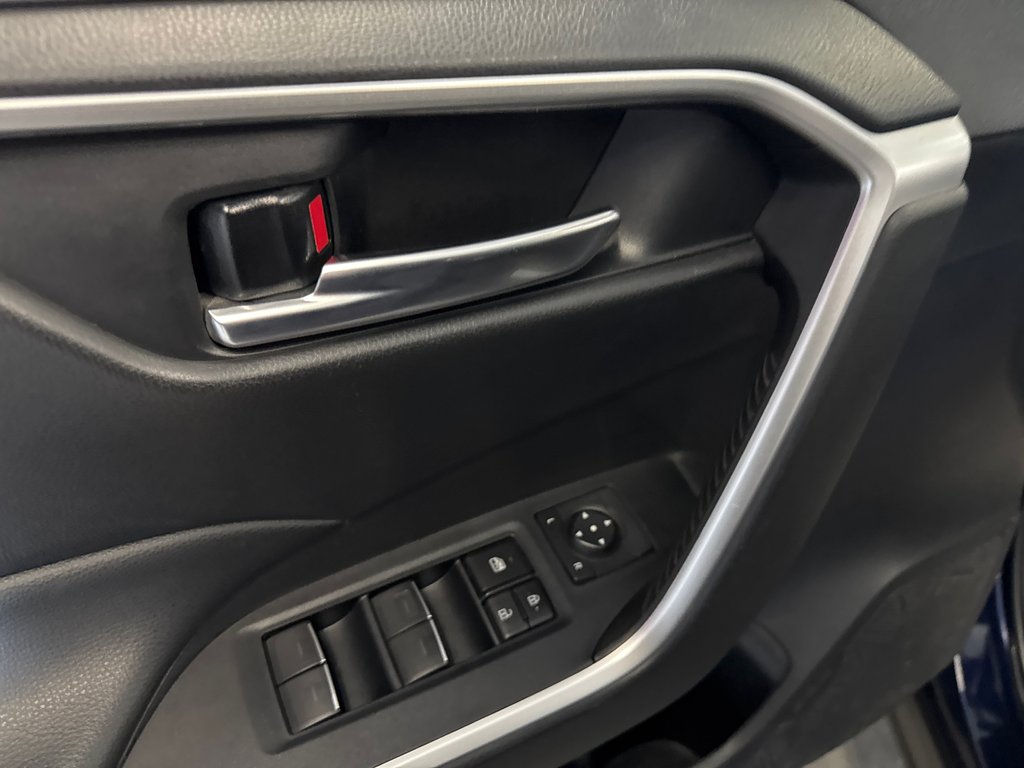 2023 Toyota RAV4 Hybrid XLE in Saint-Jean-Sur-Richelieu, Quebec - 15 - w1024h768px