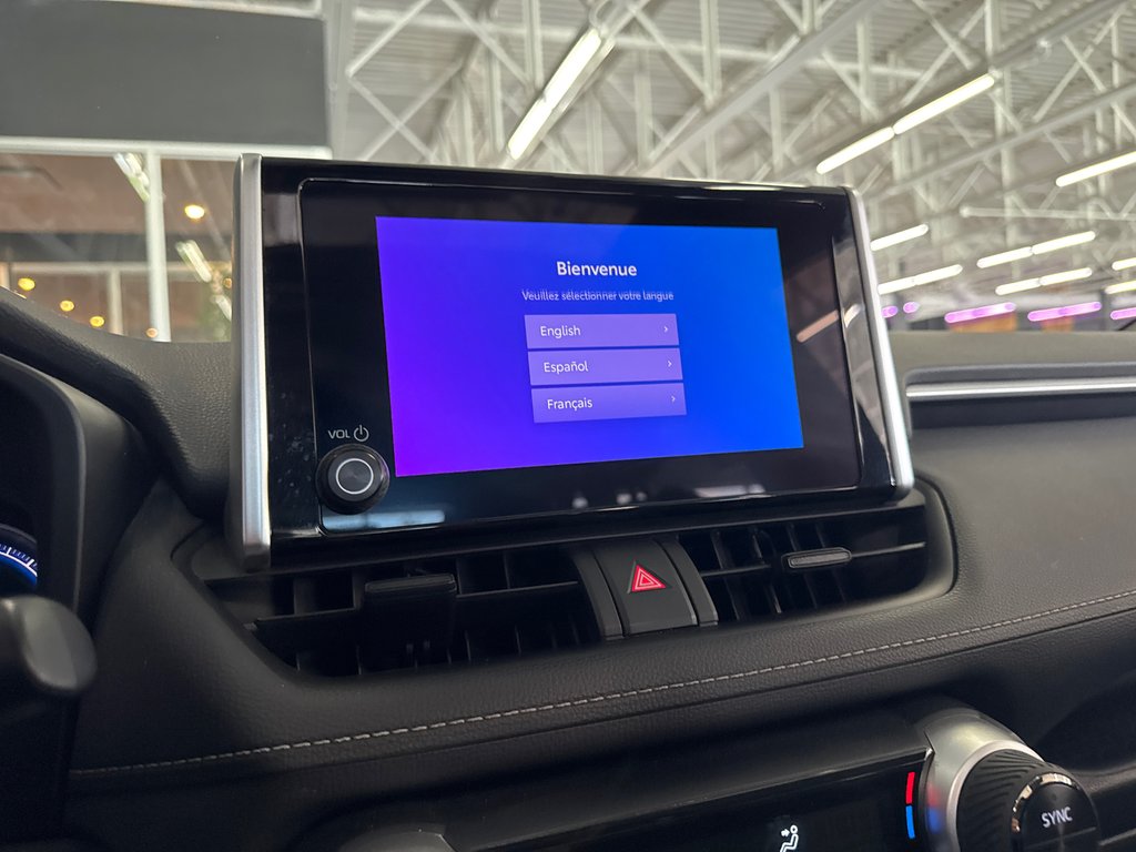 2023 Toyota RAV4 Hybrid XLE in Saint-Jean-Sur-Richelieu, Quebec - 21 - w1024h768px