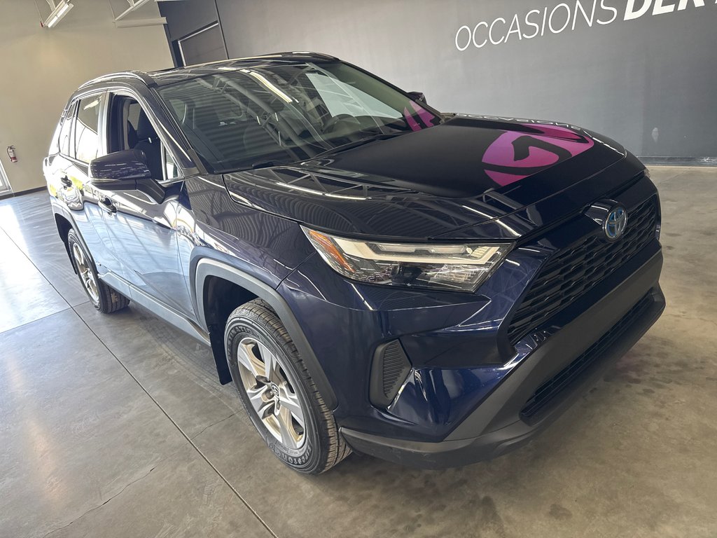 2023 Toyota RAV4 Hybrid XLE in Saint-Jean-Sur-Richelieu, Quebec - 2 - w1024h768px