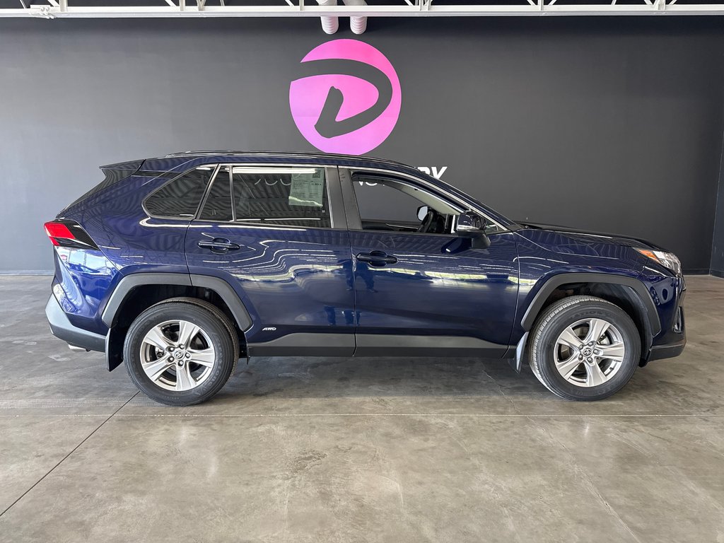 2023 Toyota RAV4 Hybrid XLE in Saint-Jean-Sur-Richelieu, Quebec - 1 - w1024h768px