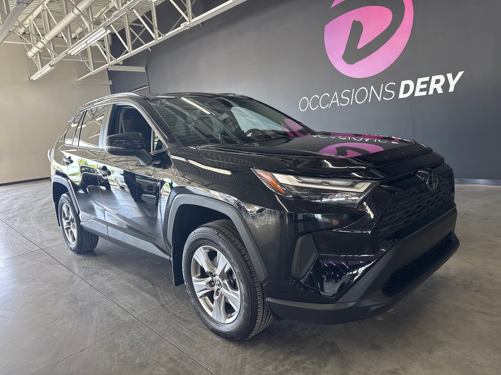 Toyota RAV4 XLE 2023 à Saint-Jean-Sur-Richelieu, Québec - 2 - w1024h768px