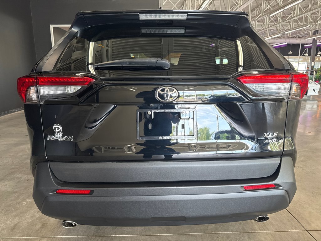 Toyota RAV4 XLE 2023 à Saint-Jean-Sur-Richelieu, Québec - 7 - w1024h768px