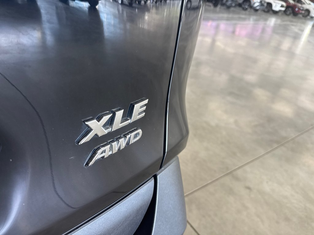 Toyota RAV4 XLE 2023 à Saint-Jean-Sur-Richelieu, Québec - 9 - w1024h768px