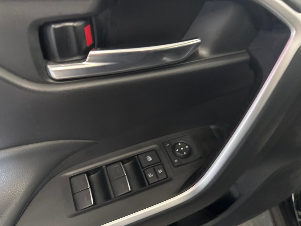 Toyota RAV4 XLE 2023 à Saint-Jean-Sur-Richelieu, Québec - 16 - w1024h768px