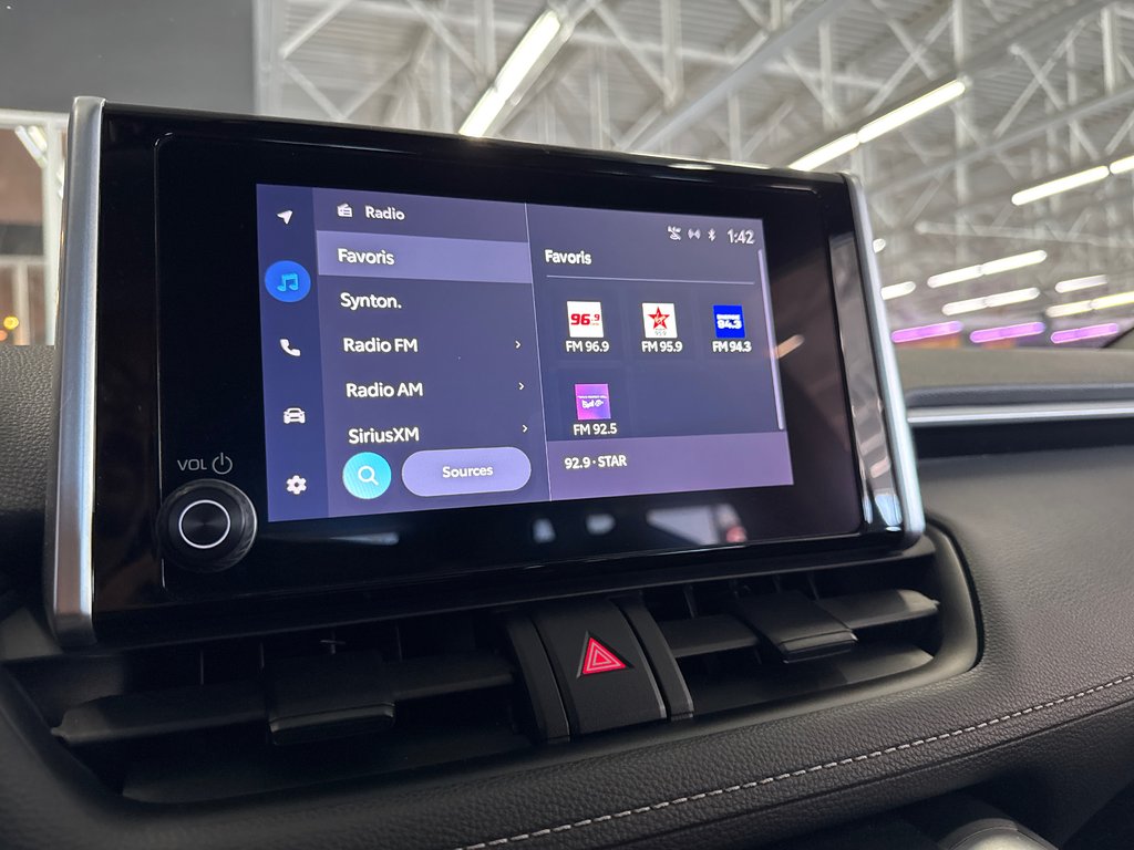 2023 Toyota RAV4 LE in Saint-Jean-Sur-Richelieu, Quebec - 19 - w1024h768px