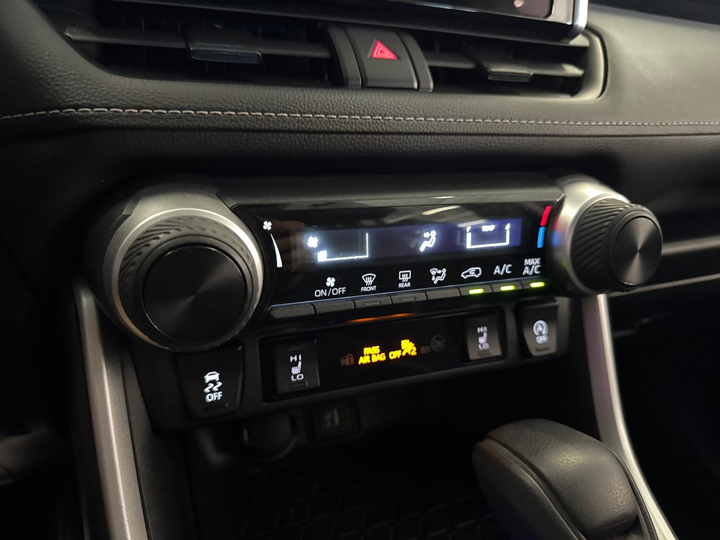 2023 Toyota RAV4 LE in Saint-Jean-Sur-Richelieu, Quebec - 17 - w1024h768px