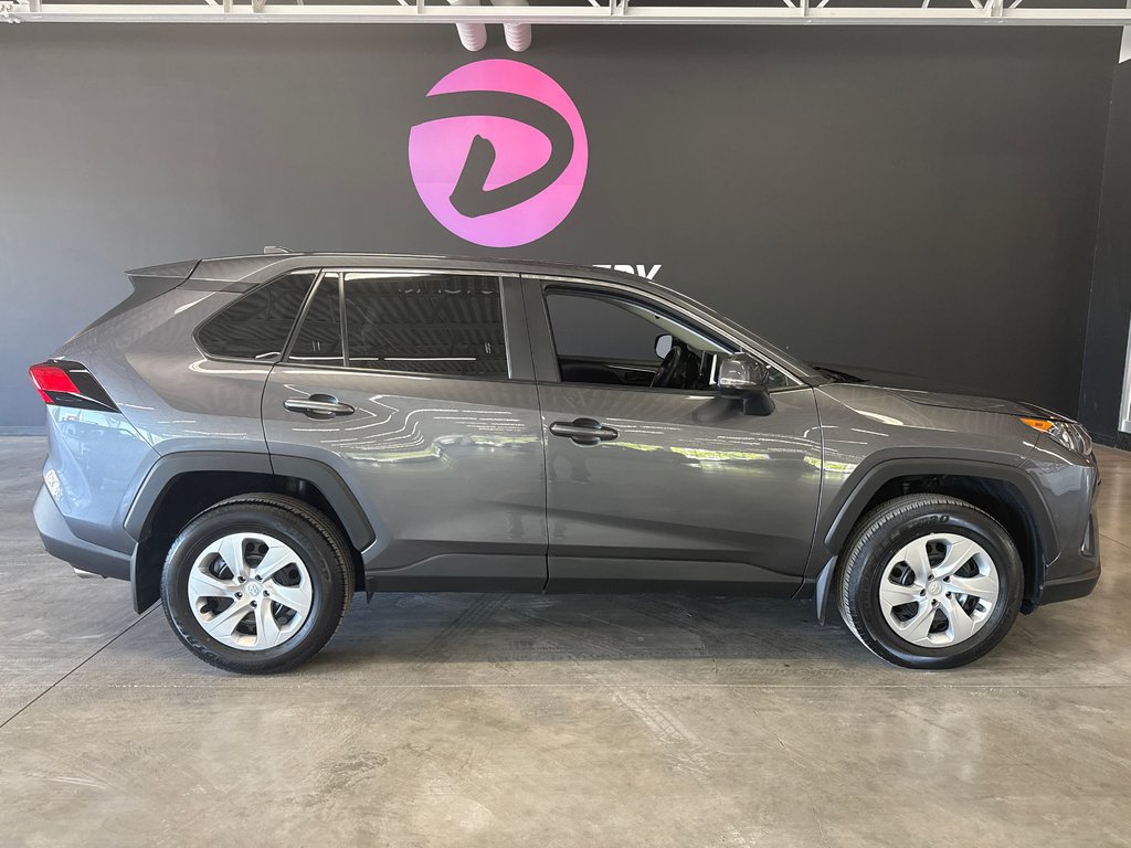 2023 Toyota RAV4 LE in Saint-Jean-Sur-Richelieu, Quebec - 1 - w1024h768px