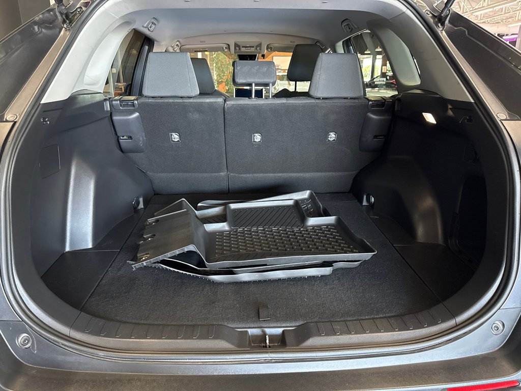 2023 Toyota RAV4 LE in Saint-Jean-Sur-Richelieu, Quebec - 7 - w1024h768px