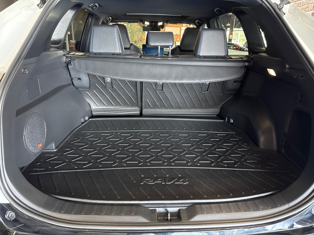 2024 Toyota RAV4 Hybrid XSE in Saint-Jean-Sur-Richelieu, Quebec - 7 - w1024h768px