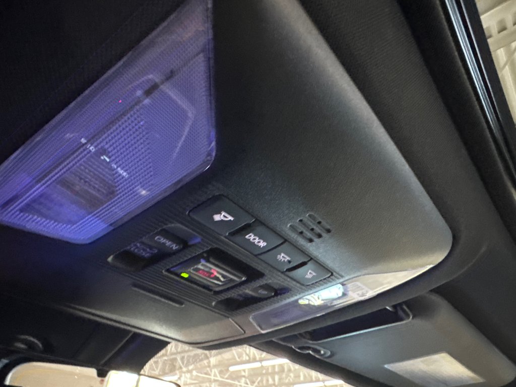 2024 Toyota RAV4 Hybrid XSE in Saint-Jean-Sur-Richelieu, Quebec - 19 - w1024h768px