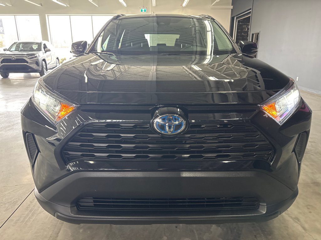 Toyota RAV4 Hybrid LE 2024 à Saint-Jean-Sur-Richelieu, Québec - 3 - w1024h768px