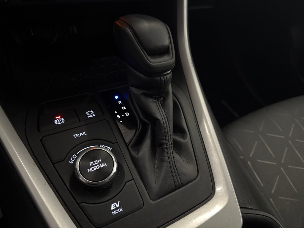 Toyota RAV4 Hybrid LE 2024 à Saint-Jean-Sur-Richelieu, Québec - 17 - w1024h768px