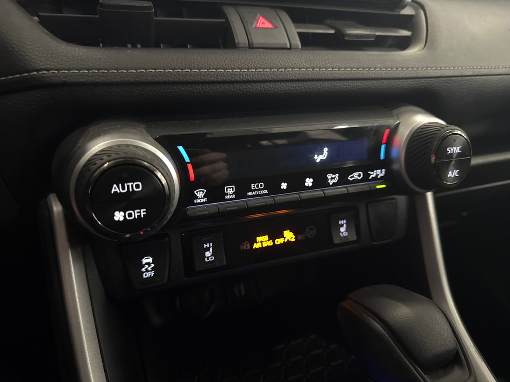 Toyota RAV4 Hybrid LE 2024 à Saint-Jean-Sur-Richelieu, Québec - 16 - w1024h768px
