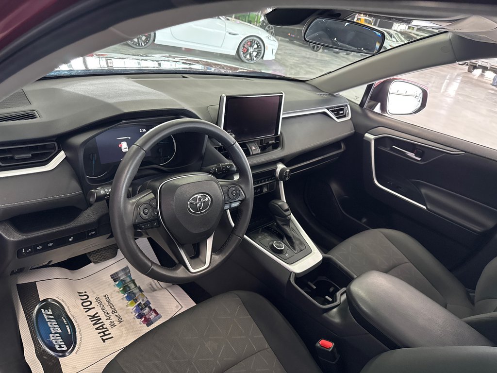 2024 Toyota RAV4 Hybrid XLE in Saint-Jean-Sur-Richelieu, Quebec - 14 - w1024h768px