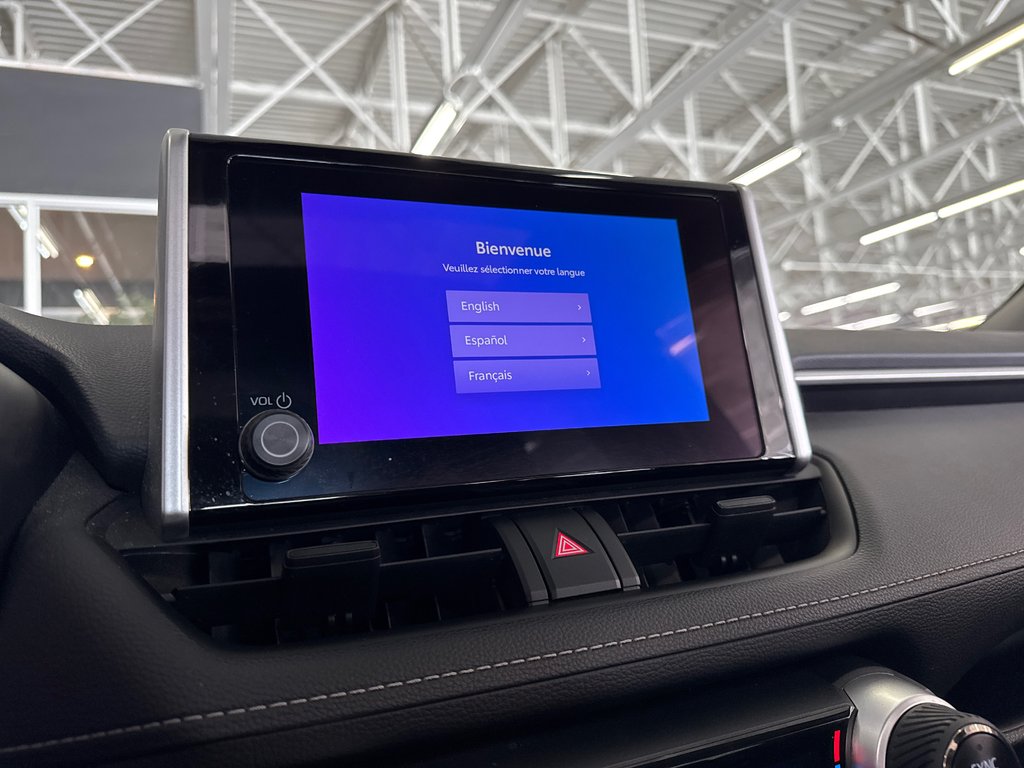 2024 Toyota RAV4 Hybrid XLE in Saint-Jean-Sur-Richelieu, Quebec - 22 - w1024h768px