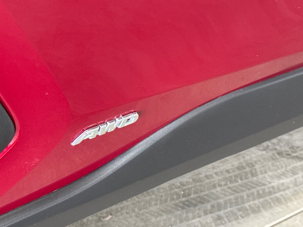 2024 Toyota RAV4 Hybrid XLE in Saint-Jean-Sur-Richelieu, Quebec - 6 - w1024h768px