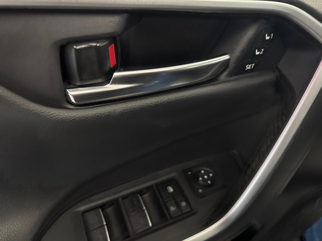 2024 Toyota RAV4 Hybrid XSE in Saint-Jean-Sur-Richelieu, Quebec - 16 - w1024h768px