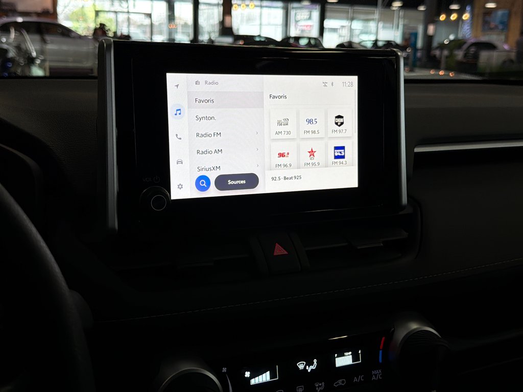 2025 Toyota RAV4 LE in Saint-Jean-Sur-Richelieu, Quebec - 26 - w1024h768px