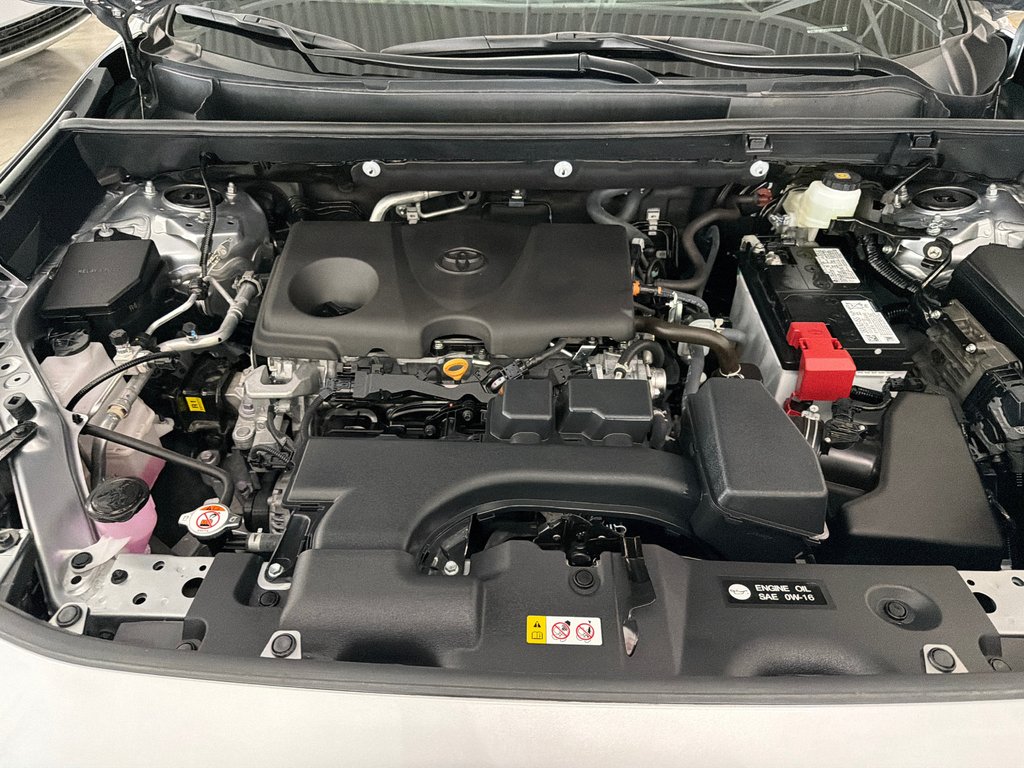 2025 Toyota RAV4 LE in Saint-Jean-Sur-Richelieu, Quebec - 31 - w1024h768px