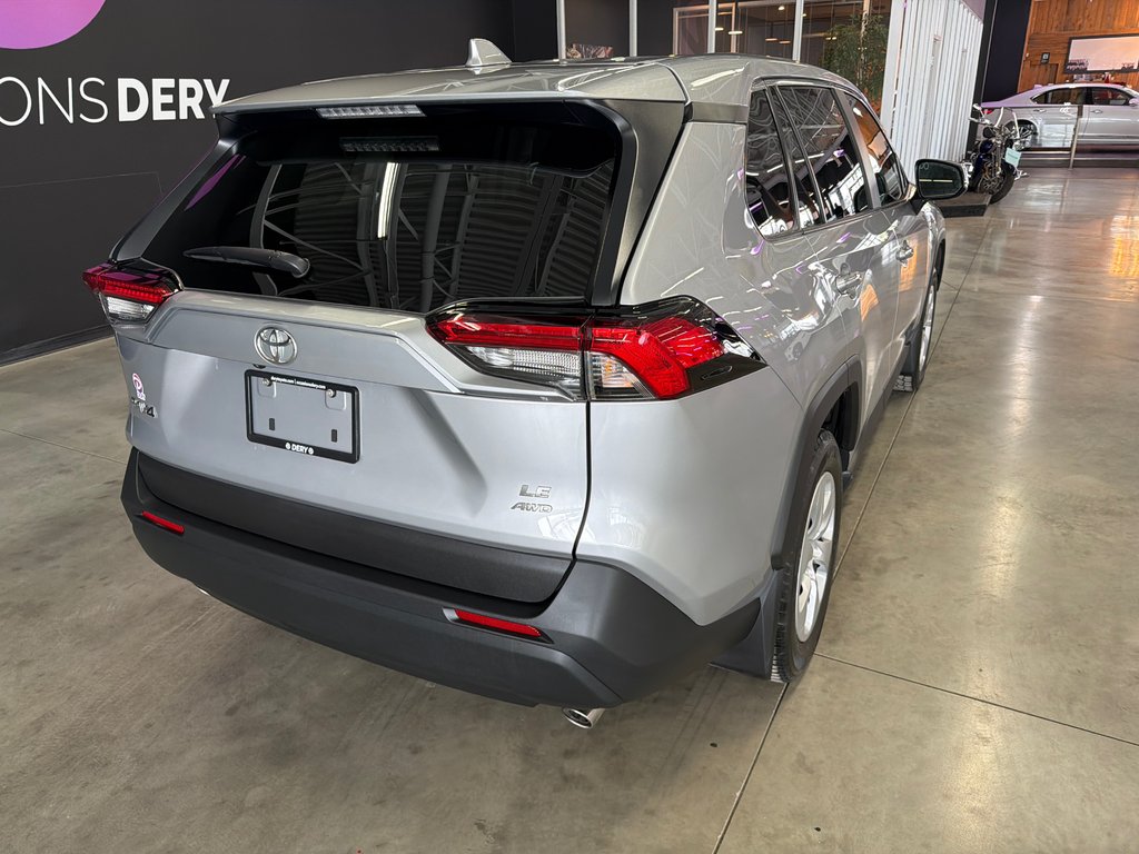 2025 Toyota RAV4 LE in Saint-Jean-Sur-Richelieu, Quebec - 11 - w1024h768px